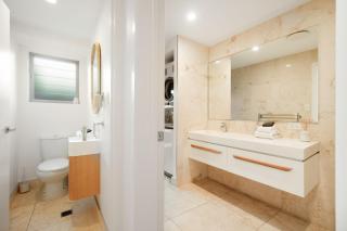 9 Depper Street - Large Residence Entire 6 Bed House - 1