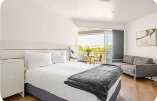 Top Floor , Ocean and Resort Pool Views at Alex Beach Resort for 2 !!! - 1