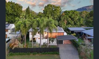 Tropical Poolside Studio - 1