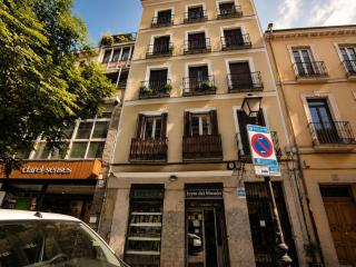 Madrid Stay near Rastro Market - 4