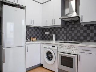 8-Guest Malasana Central Suite - 9