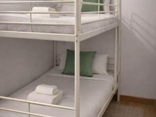 Madrid Hideaway Near Museums - 6
