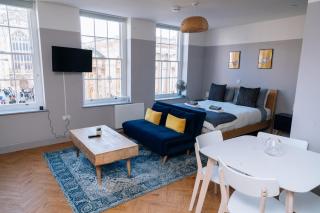 Stunning Studio Flat w Picturesque View - Bath! - 5