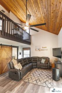 Waterfront Zen-Dock, Paddleboards, Jacuzzi & Games - 3