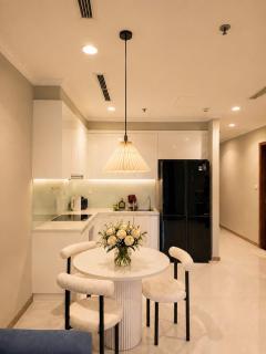 Yourstay Vinhomes Central Park - 5