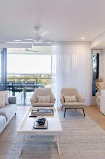 The Hamptons Lake House Noosa Heads Luxury House - 2
