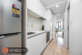 High Floor Studio with City Views on Union St - 6