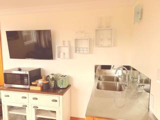 Farley Avenue Turret & Lounge - 6