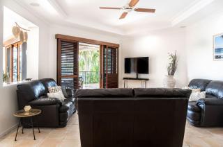Seahorse Family & Pooch Friendly Waterfront Home - 3