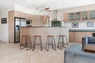 Seahorse Family & Pooch Friendly Waterfront Home - 6