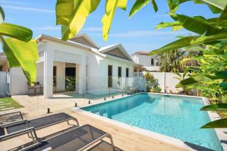 Seahorse Family & Pooch Friendly Waterfront Home - 9