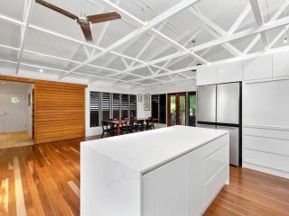 Beautiful Noosa Heads Family Home - 5
