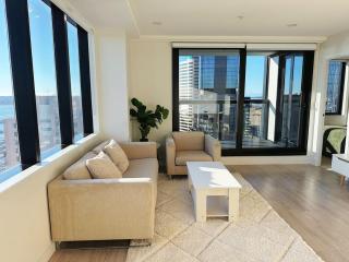 Top Floor Sky Tower & Harbour View 2BR Apartment V241 - 6