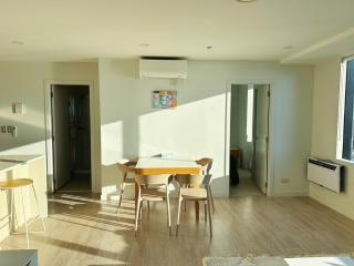Top Floor Sky Tower & Harbour View 2BR Apartment V241 - 8