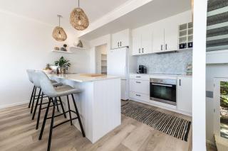10 Andari Sunshine Beach Beachside Luxury Home - 5