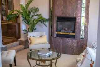 Chic 3BR Main&Upper Floor Home-Easy Transit & UBC - 9