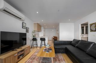 St Kilda Central - Pool, Gym and Free Wi-Fi - 7
