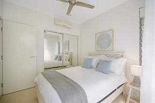 Coastal Chic with Heated Pool Quiet Location - 4