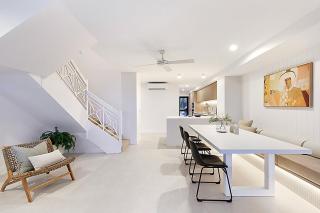 Sunrise Luxury Beach Retreat With Views - 4