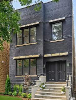 Peaceful Zen Flat 2BR Oasis with Free Parking - 6