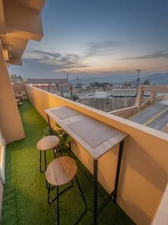 3BR With Balcony Near Burnham Park Sleeps 11 - 1