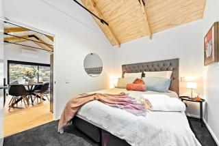 Mountain paradise 3 bedroom close to town - 2