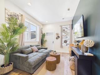 Modern Zen Retreat mins from Downtown - 0