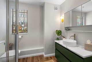 Regent Court Luxury Designer Apartment, CBD - 2
