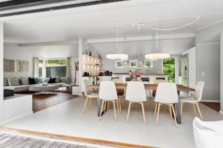 Family-Friendly Beachside Holiday Home - 1