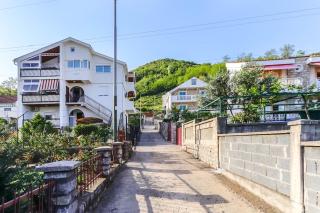 Apartman Dragon 1 pogled na more ,200 metara od plaže , besplatan parking i Wifi - 9