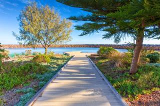Beachfront Lagoon Retreat - Port Geographe - 8