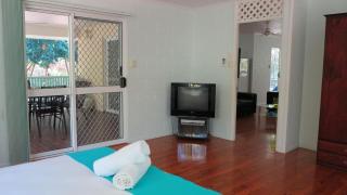 Lanas Cottage - 2