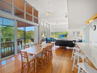 Maggies Beachfront Apartment 12 - 2