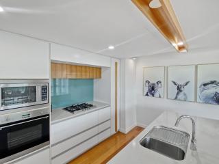 Maggies Beachfront Apartment 12 - 6