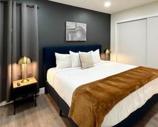 Modern 1BR Condo near Las Vegas Strip with Master Suite & Full Kitchen - 4