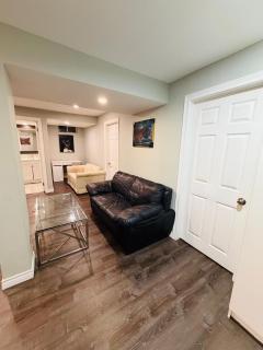Niagara Falls 2 Bedroom Luxury Basement Apartment - 1
