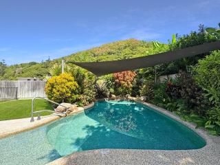 Island View Apt 1 - 6