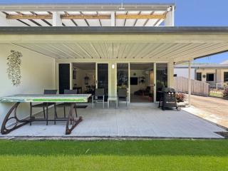 Island View Apt 1 - 3