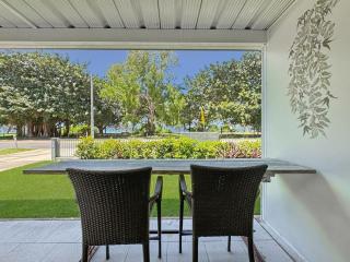 Island View Apt 1 - 4
