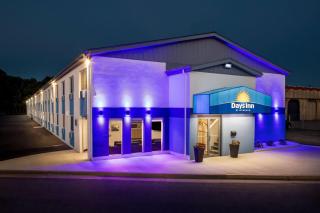 Days Inn by Wyndham La Crosse - 7