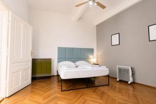 5-Min to Danube Stylish 1BR Apt, for Longstays - 5