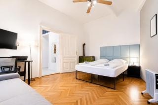 5-Min to Danube Stylish 1BR Apt, for Longstays - 0