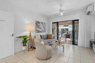 Laguna Escape - Swim-Out Retreat near Sea & Dining - 1
