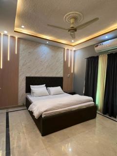 Fully Furnished 2BHK APARTMENT SELF CHECK-IN - 8