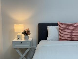 Prime Toowong 3BR Apt - Walk to Shops and Transport - 2