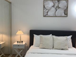 Prime Toowong 3BR Apt - Walk to Shops and Transport - 6