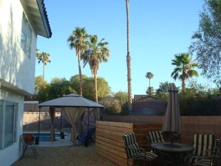 4 bedroom Luxuriously Furnished Modern Mansion With Pool, Spa, and Patio - 6