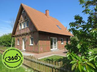Premium-Ferienhaus Herbstprinz im Feriendorf Altes Land direkt an der Elbe - 0