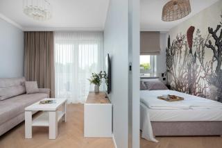 Cosy Apartment with Parking & Balcony by Noclegi Renters - 3