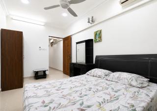 Spacious 4BR Home Near Beach & Airport Tanjung Aru - 9